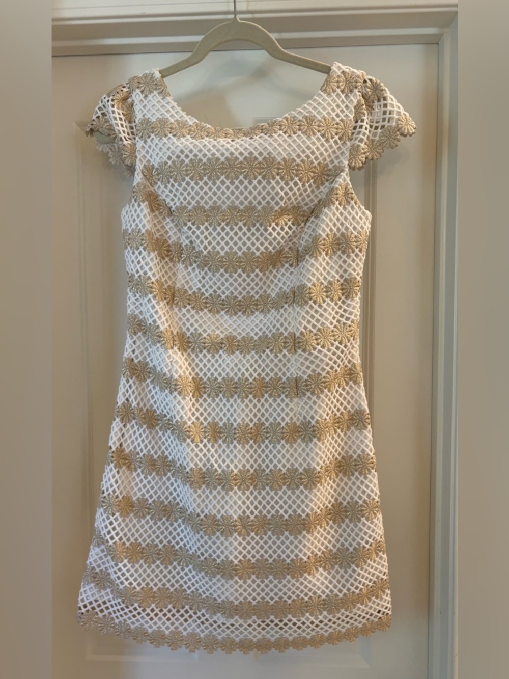 EUC Lilly Pulitzer Barbara Dress Lotty Daisy Lace in Gold Metallic S 6